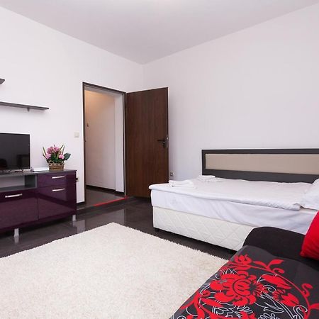 Central Beach Guest Rooms 부르가스 외부 사진