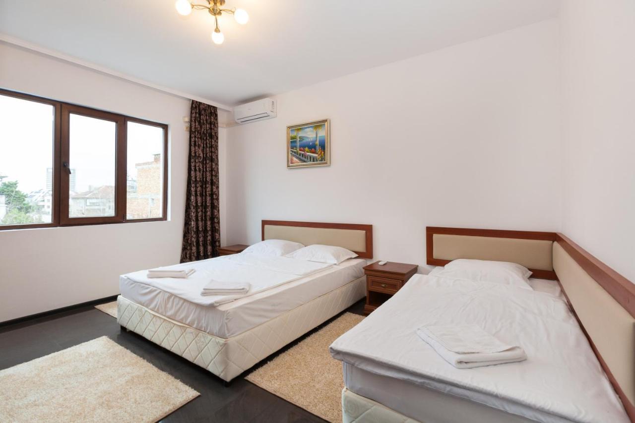 Central Beach Guest Rooms 부르가스 외부 사진
