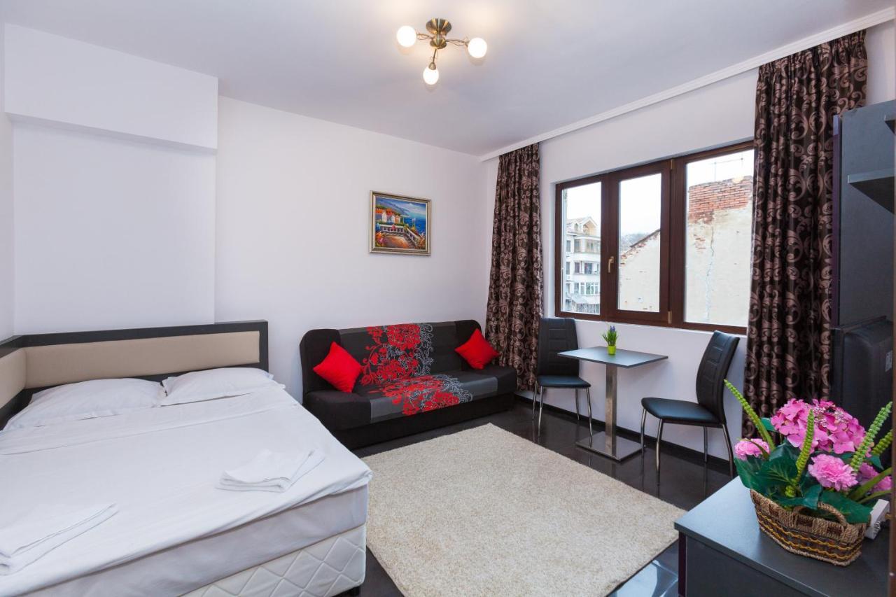 Central Beach Guest Rooms 부르가스 외부 사진