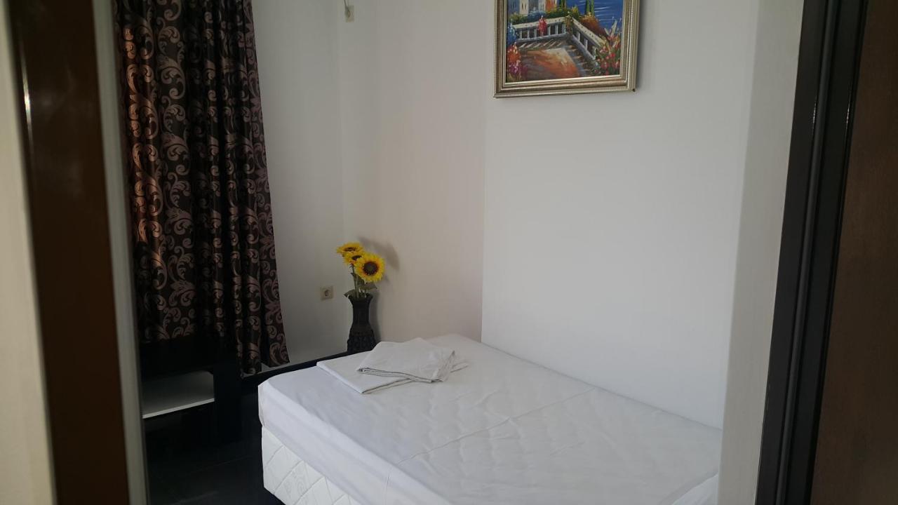 Central Beach Guest Rooms 부르가스 외부 사진