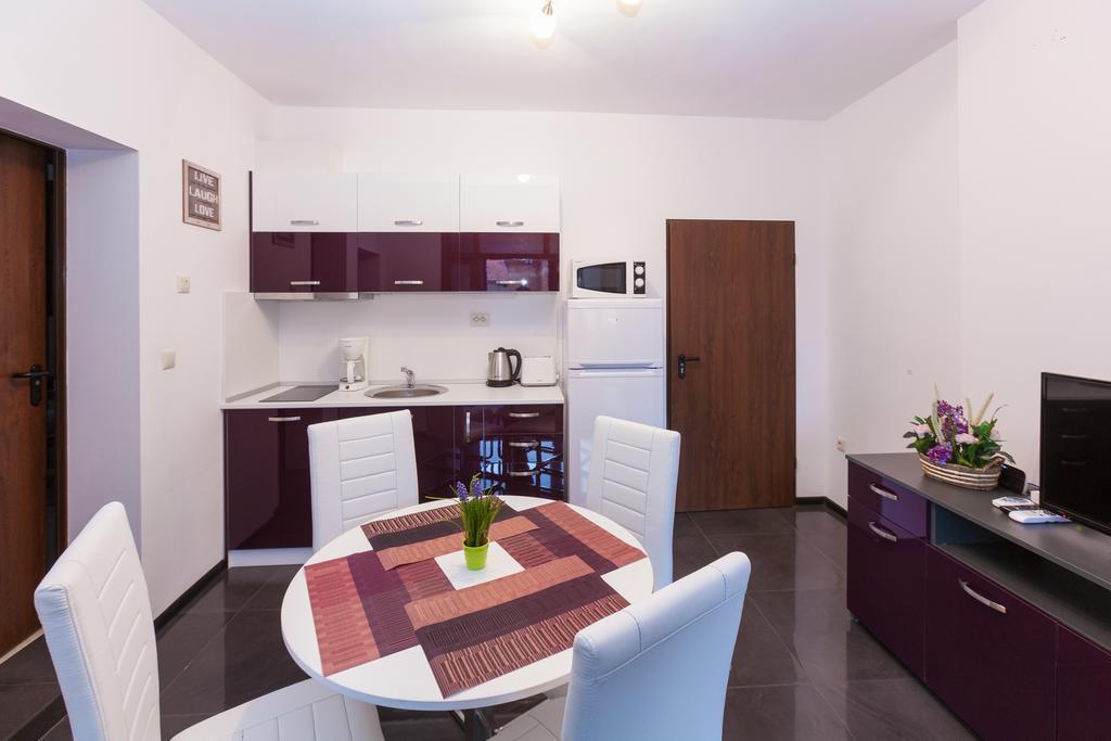 Central Beach Guest Rooms 부르가스 외부 사진